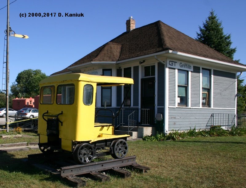 Picture of speeder and station